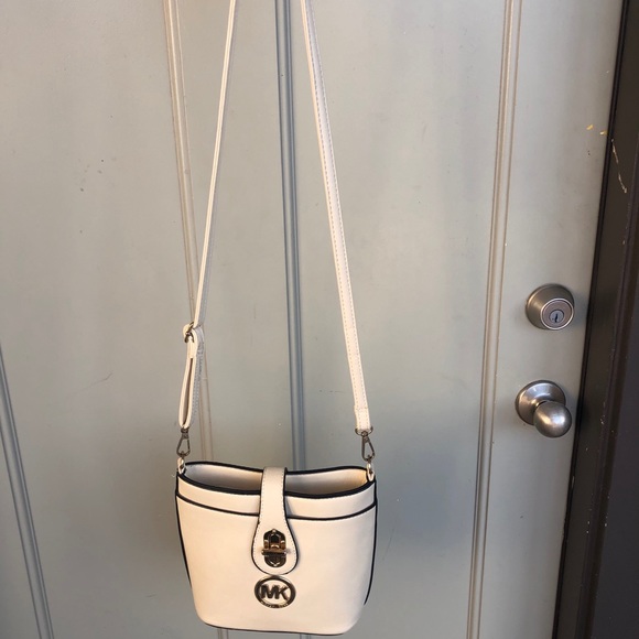 SOLD‼️ - Picture 2 of 5